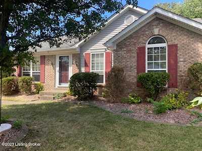4904 Bova Way Louisville, KY 40291