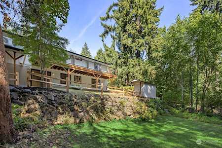 6368 Blakely Ave NE Bainbridge Island, WA 98110