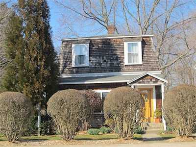 125 Narragansett Ave Narragansett, RI 02882