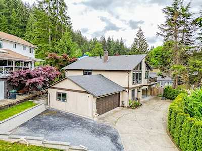 6 Elsdon Bay Port Moody, BC V3H 3Z2