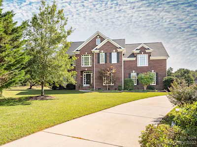2026 Heirloom Ct Weddington, NC 28104