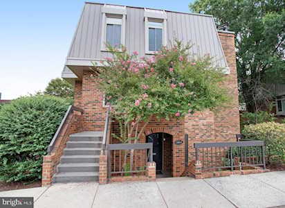 658 15th St S #A Arlington, VA 22202