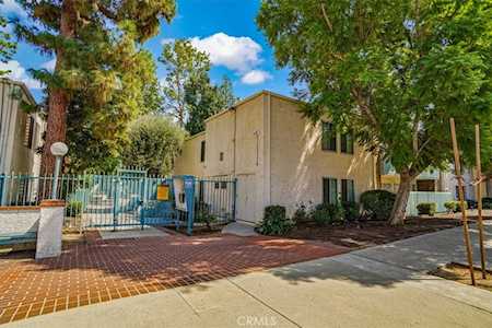5700 Etiwanda Ave #142 Tarzana, CA 91356