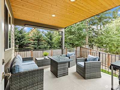 26041 242nd Place SE Maple Valley, WA 98038