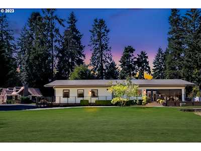 21865 NE Hidden Springs RD Dundee, OR 97115
