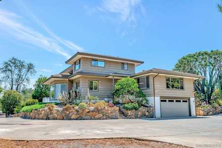 5160 Alzeda Dr La Mesa, CA 91941