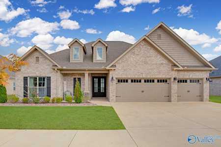 7611 SE Flint Crossing Circle Owens Cross Roads, AL 35763