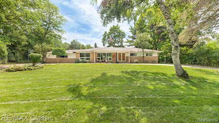 50917 Murray Hill Dr Canton Twp, MI 48187
