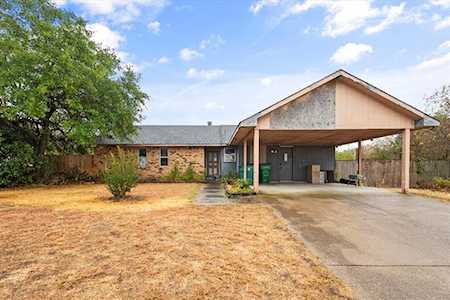 210 Lakewood Drive Waxahachie, TX 75165