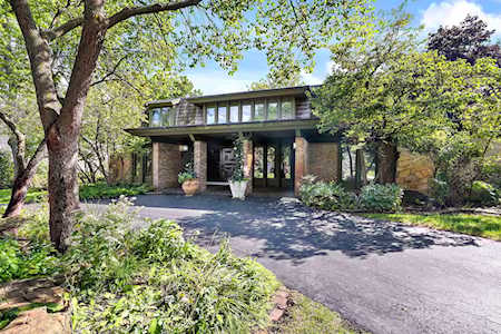 6 Charleton Place Oak Brook, IL 60523