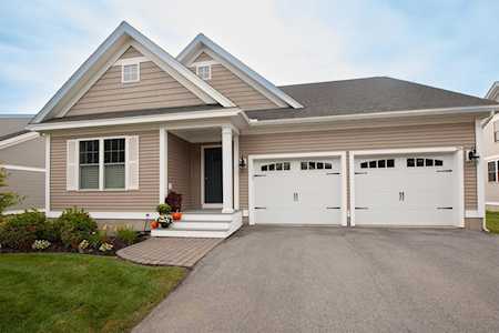 26 Sierra Hill Dr Dover, NH 03820