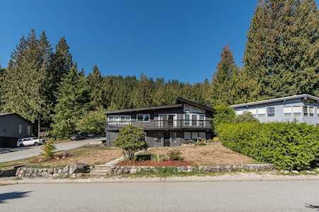 4719 Tourney Road North Vancouver, BC V7K 2W3