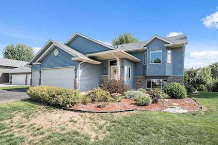 562 Woodduck Trail Lino Lakes, MN 55014