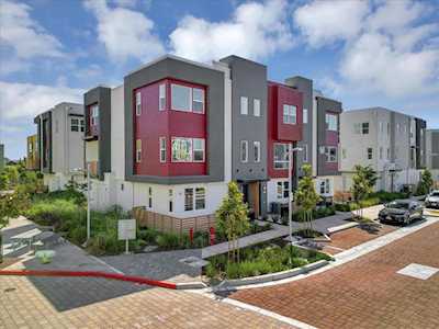 101 Starfish Ln Foster City, CA 94404