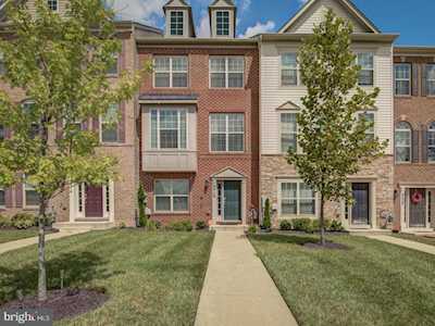 9416 Geaton Park Place Lanham, MD 20706