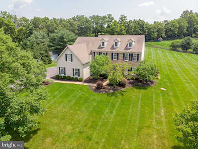 85 Melchor Dr Easton, PA 18042