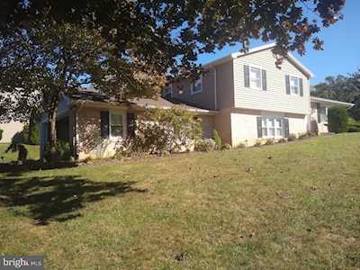 8 Hellam Dr Mechanicsburg, PA 17055