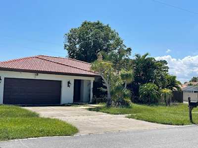 2 Burning Tree Ln Boca Raton, FL 33431