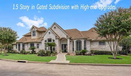 20 Champion Villa Dr Houston, TX 77069