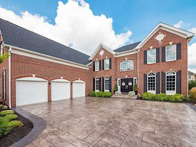 8358 Autumnwood Way Dublin, OH 43017