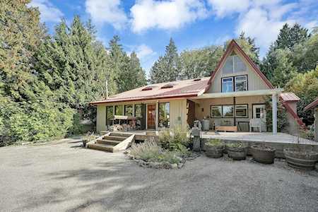 4952 8A Avenue Delta, BC V4M 1T1