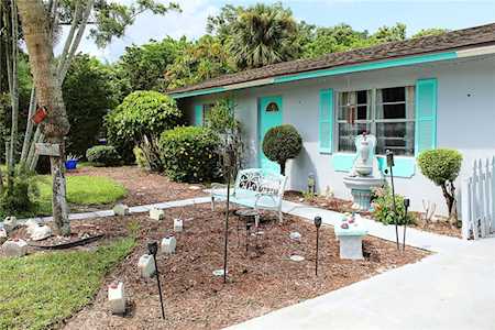 2306 15th St Vero Beach, FL 32960