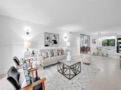 2305 Lucaya Ln #M3 Coconut Creek, FL 33066