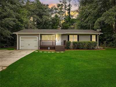 4286 Pineview Drive Powder Springs, GA 30127
