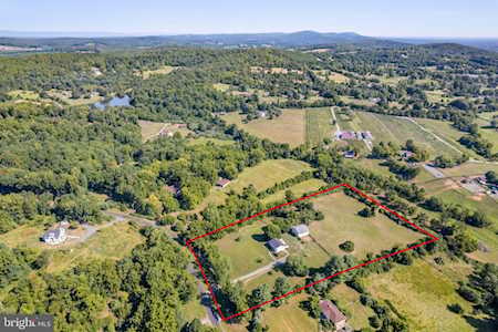 5518 Snow Mountain Rd Broad Run, VA 20137