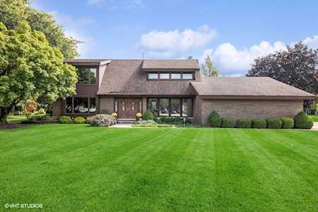 1613 Foxhill Place Darien, IL 60561
