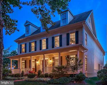 303 Oak Knoll Dr Rockville, MD 20850