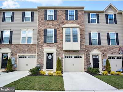 74 Village Green Sicklerville, NJ 08081