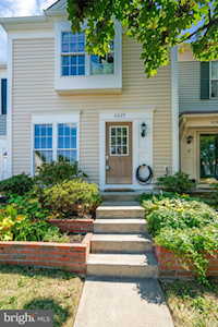 6529 Old Carriage Ln Alexandria, VA 22315