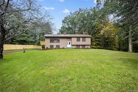 7 Willow Dr New Paltz, NY 12561
