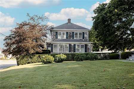 105 West Main Rd Middletown, RI 02842
