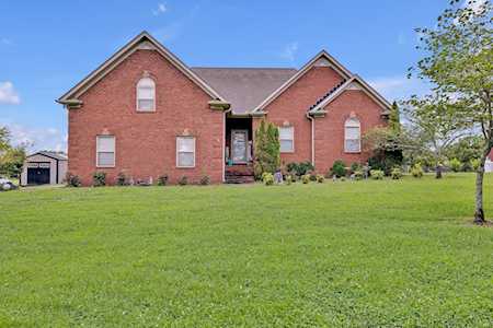 1024 Chenault Ln Castalian Springs, TN 37031