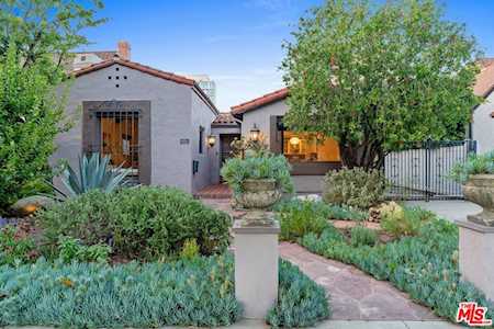 6225 Del Valle Dr Los Angeles, CA 90048