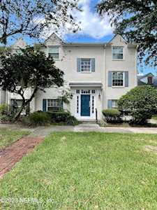 4304 Plaza Gate LN Jacksonville, FL 32217