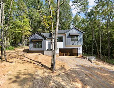 379 Edmondson Ferry Rd Clarksville, TN 37040