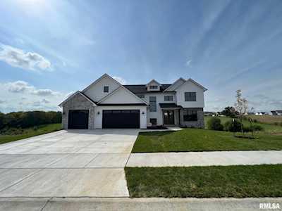 5454 Tucker Trl Bettendorf, IA 52722