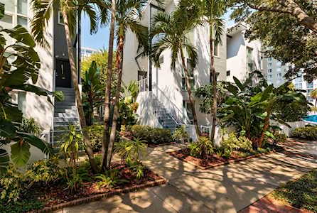 329 4th Ave S St. Petersburg, FL 33701