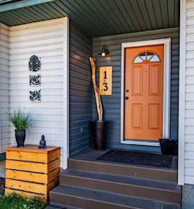 13 Halsall St Sylvan Lake, AB T4S 1T4