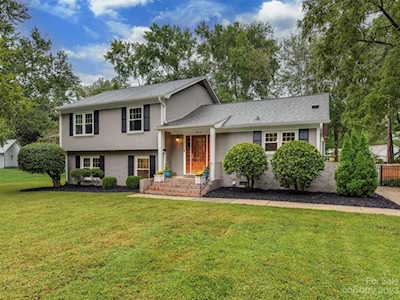 3819 Dunlanwood Circle Charlotte, NC 28226
