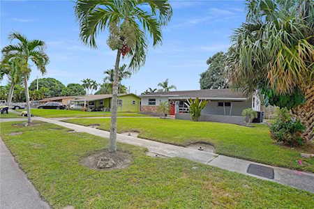 2830 NW 18th Ct Fort Lauderdale, FL 33311