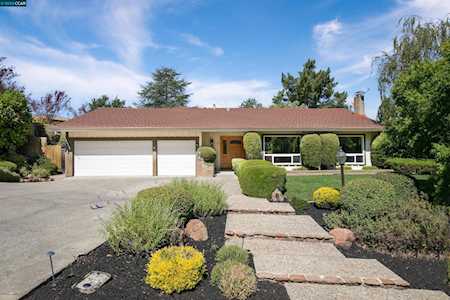 22 Horseshoe Ct Walnut Creek, CA 94596