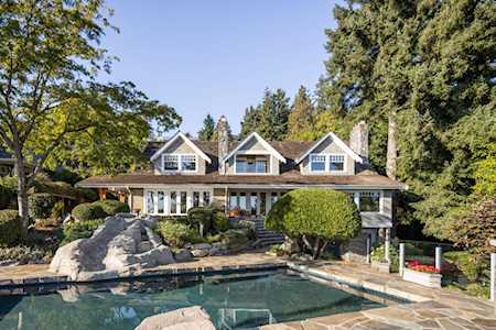 3460 Mathers Avenue West Vancouver, BC V7V 2K7