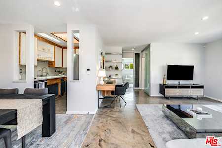 837 N West Knoll Dr #310 West Hollywood, CA 90069