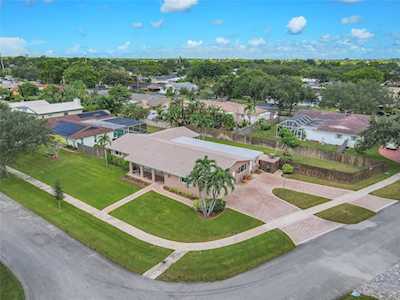 7441 NW 6th Ct Plantation, FL 33317
