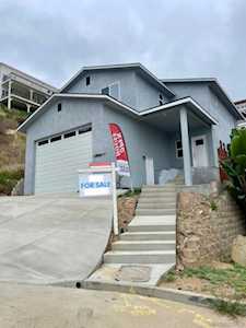 1649 Paraiso Spring Valley, CA 91977