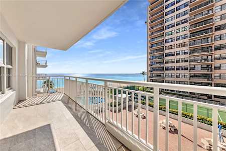 3850 Galt Ocean Dr #302 Fort Lauderdale, FL 33308